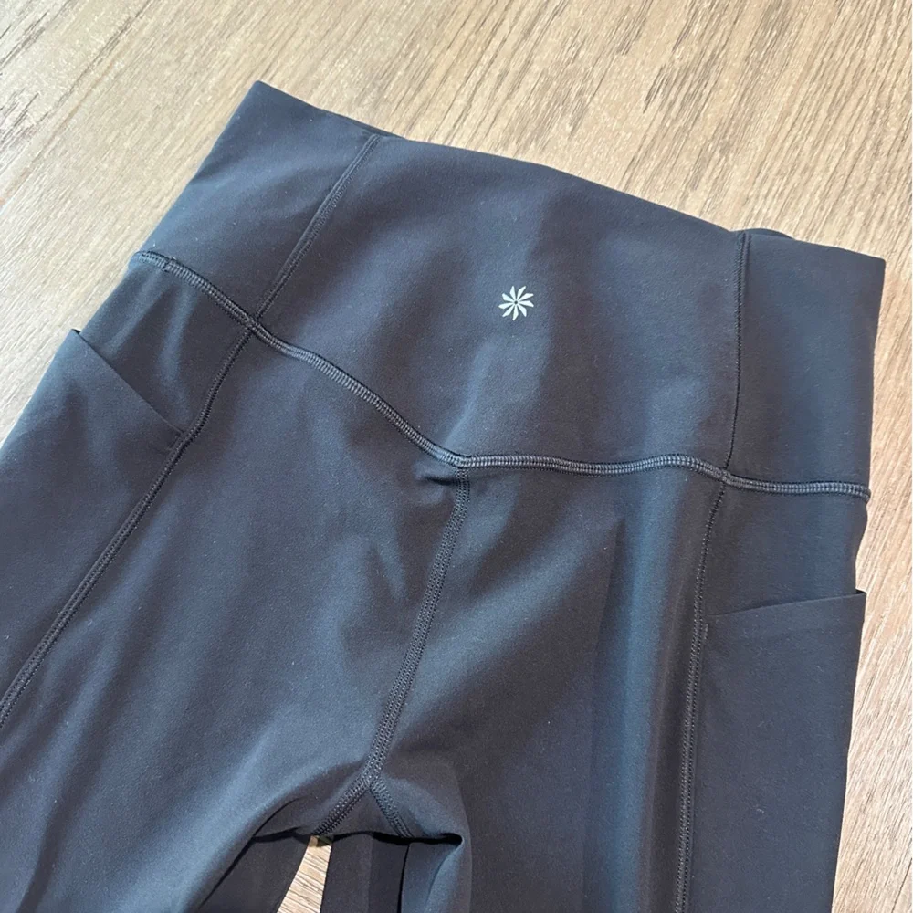 Athleta Salutation Stash Colorblock 7/8 Tight Size PS Black/White - Picture 11 of 11